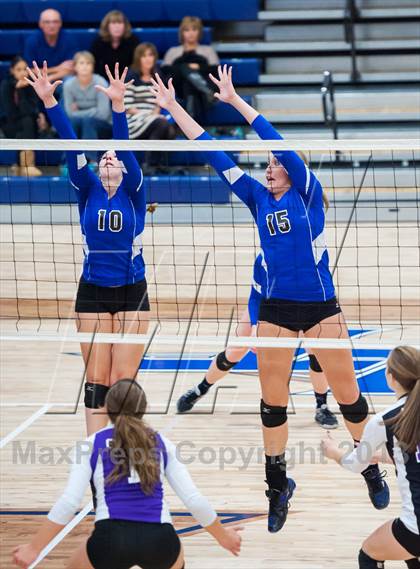 Thumbnail 2 in Grandview vs. Douglas County (Titan Classic) photogallery.