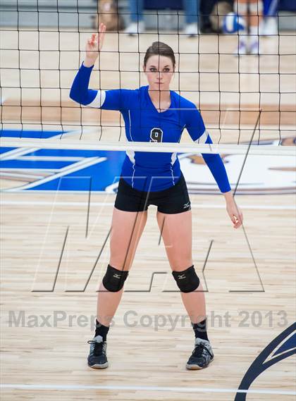 Thumbnail 2 in Grandview vs. Douglas County (Titan Classic) photogallery.