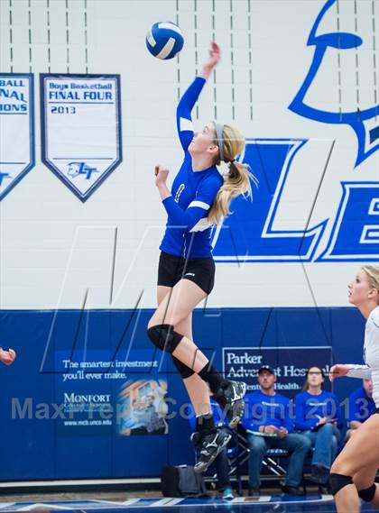 Thumbnail 3 in Grandview vs. Douglas County (Titan Classic) photogallery.