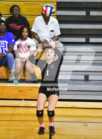 Thumbnail 3 in Cabrini vs Haynes Academy (Country Day Tournament) photogallery.