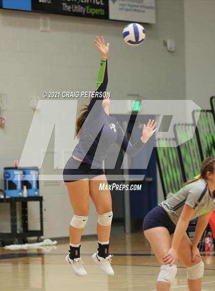 Thumbnail 1 in Mountain Crest @ Ridgeline photogallery.