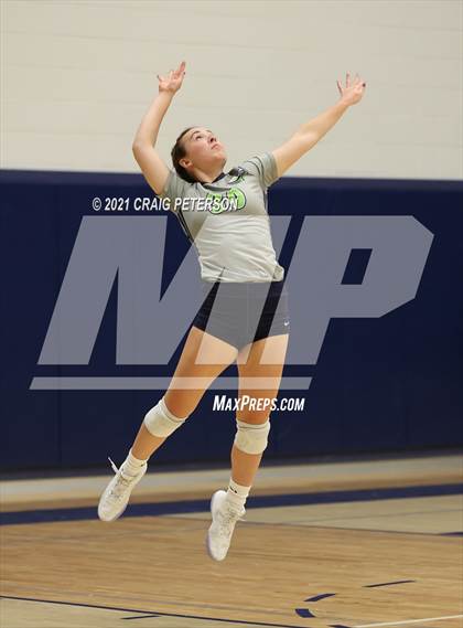 Thumbnail 1 in Mountain Crest @ Ridgeline photogallery.