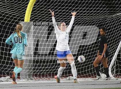 Thumbnail 2 in Santiago vs. Santa Margarita (CIF-SS Open Division Final) photogallery.