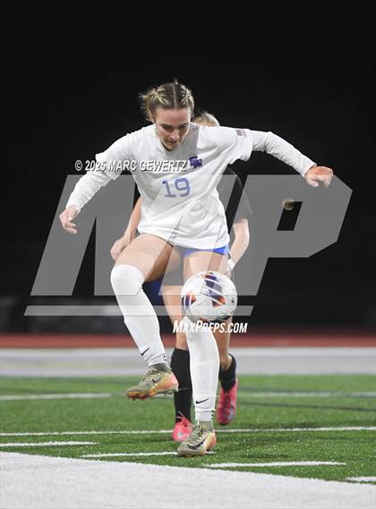 Thumbnail 3 in Santiago vs. Santa Margarita (CIF-SS Open Division Final) photogallery.