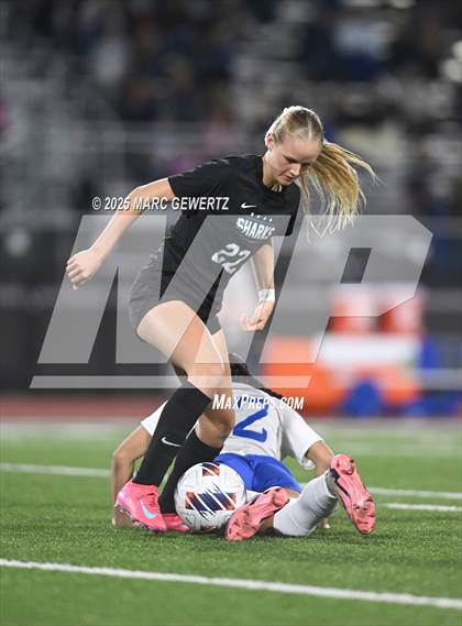 Thumbnail 2 in Santiago vs. Santa Margarita (CIF-SS Open Division Final) photogallery.