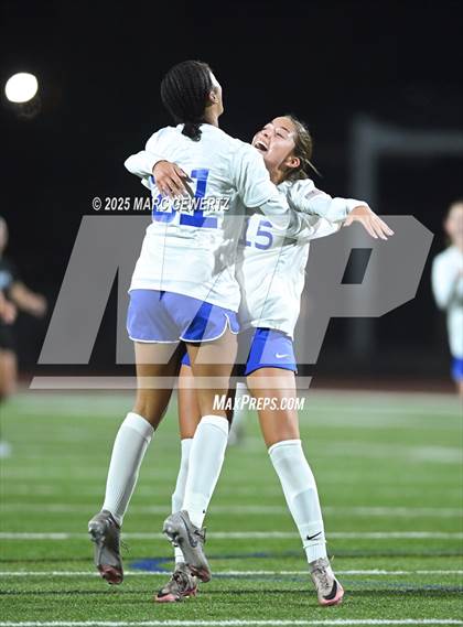Thumbnail 1 in Santiago vs. Santa Margarita (CIF-SS Open Division Final) photogallery.