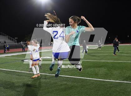 Thumbnail 2 in Santiago vs. Santa Margarita (CIF-SS Open Division Final) photogallery.