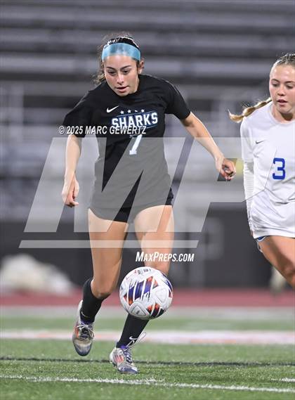 Thumbnail 3 in Santiago vs. Santa Margarita (CIF-SS Open Division Final) photogallery.