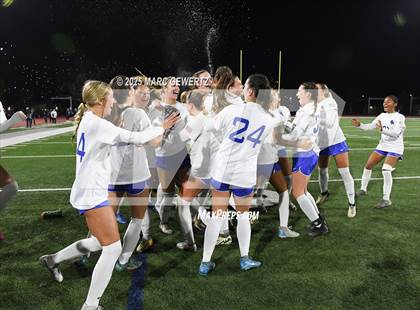 Thumbnail 1 in Santiago vs. Santa Margarita (CIF-SS Open Division Final) photogallery.