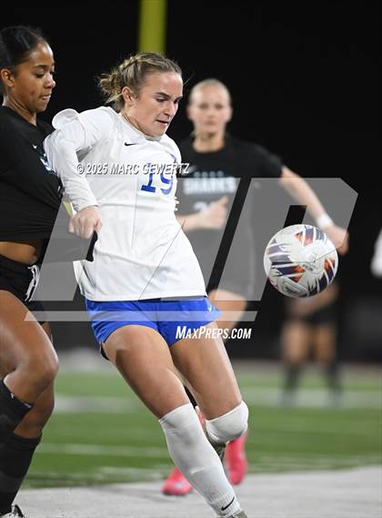 Thumbnail 3 in Santiago vs. Santa Margarita (CIF-SS Open Division Final) photogallery.