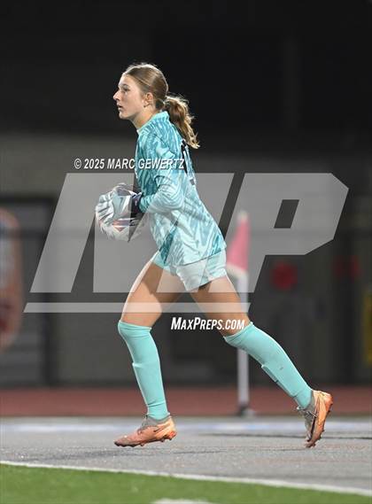Thumbnail 2 in Santiago vs. Santa Margarita (CIF-SS Open Division Final) photogallery.