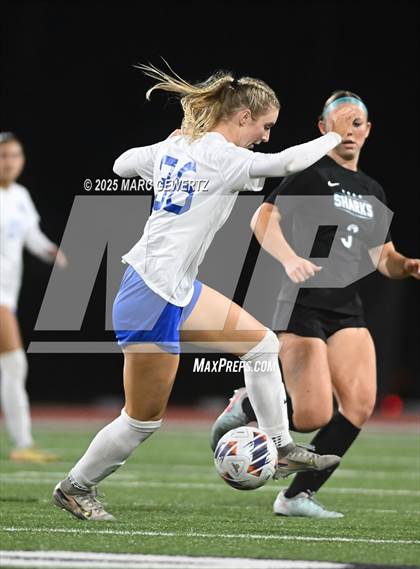 Thumbnail 1 in Santiago vs. Santa Margarita (CIF-SS Open Division Final) photogallery.