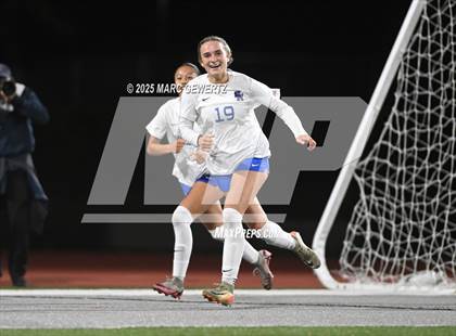 Thumbnail 3 in Santiago vs. Santa Margarita (CIF-SS Open Division Final) photogallery.