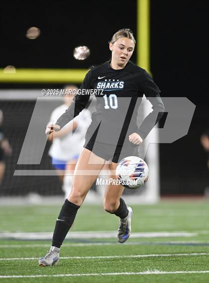 Thumbnail 2 in Santiago vs. Santa Margarita (CIF-SS Open Division Final) photogallery.