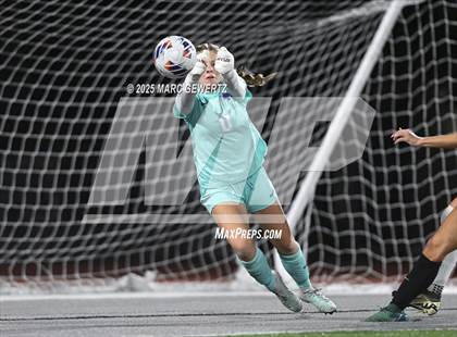 Thumbnail 3 in Santiago vs. Santa Margarita (CIF-SS Open Division Final) photogallery.