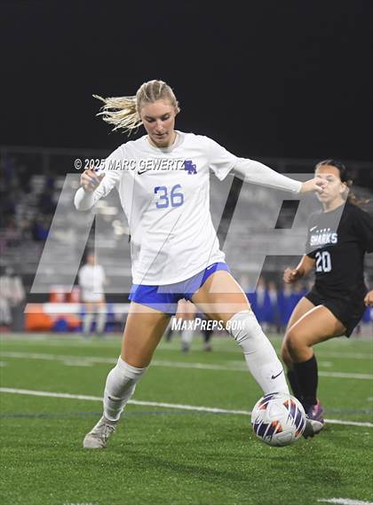 Thumbnail 2 in Santiago vs. Santa Margarita (CIF-SS Open Division Final) photogallery.
