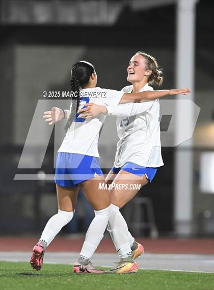 Thumbnail 2 in Santiago vs. Santa Margarita (CIF-SS Open Division Final) photogallery.