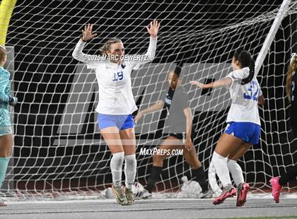 Thumbnail 3 in Santiago vs. Santa Margarita (CIF-SS Open Division Final) photogallery.