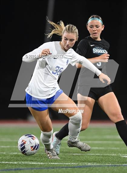 Thumbnail 3 in Santiago vs. Santa Margarita (CIF-SS Open Division Final) photogallery.