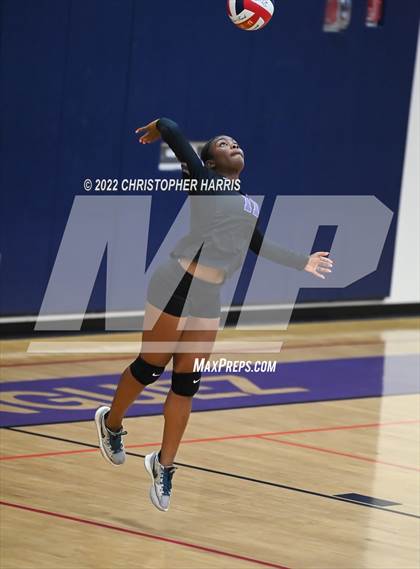 Thumbnail 3 in Elizabeth vs. Rancho Dominguez (CIF LAC D4 Semifinal) photogallery.
