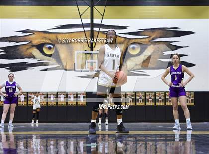 Thumbnail 2 in Kaufman vs. Eustace (Kaufman Holiday Tournament) photogallery.