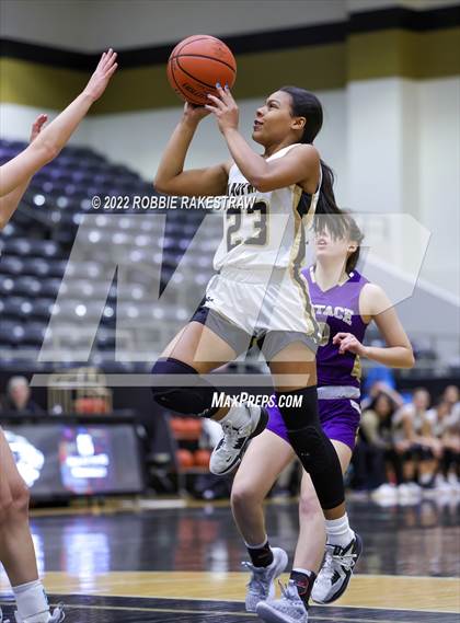 Thumbnail 2 in Kaufman vs. Eustace (Kaufman Holiday Tournament) photogallery.