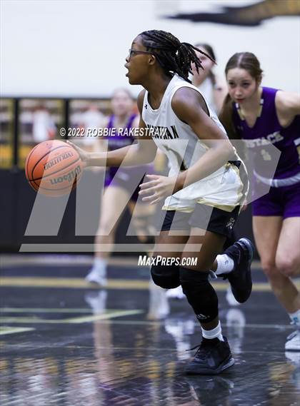 Thumbnail 1 in Kaufman vs. Eustace (Kaufman Holiday Tournament) photogallery.