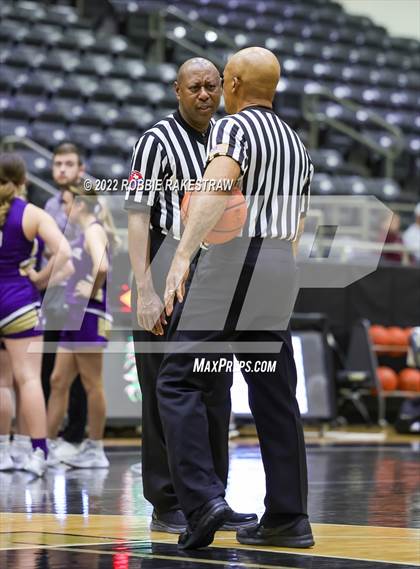 Thumbnail 2 in Kaufman vs. Eustace (Kaufman Holiday Tournament) photogallery.