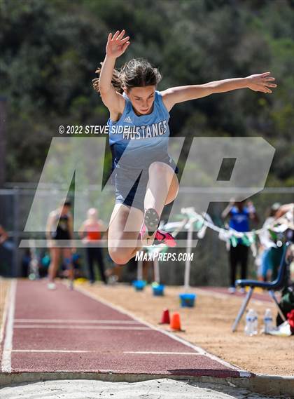 Thumbnail 2 in Elmer Runge Invitational photogallery.