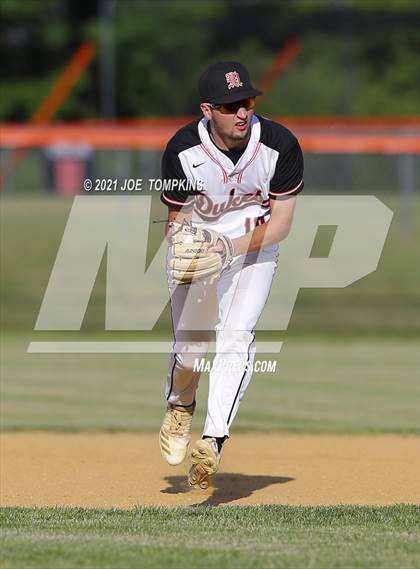Thumbnail 2 in Burke Catholic @ Marlboro Central photogallery.