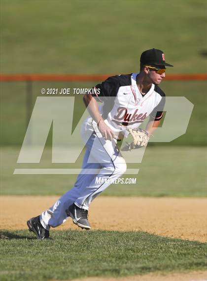 Thumbnail 3 in Burke Catholic @ Marlboro Central photogallery.