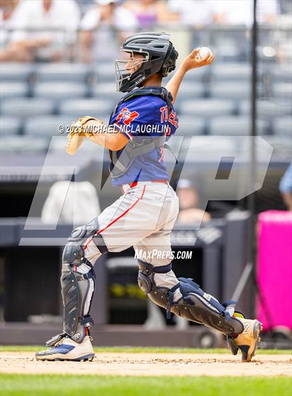 Thumbnail 2 in Queens Metro vs Hunter College (NYC PSAL AA Final) photogallery.