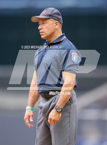 Thumbnail 3 in Queens Metro vs Hunter College (NYC PSAL AA Final) photogallery.