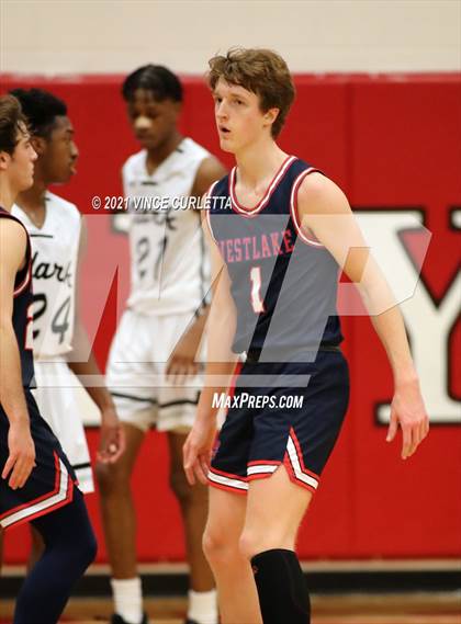 Thumbnail 2 in Clark vs. Westlake (UIL 6A Regional Finals) photogallery.
