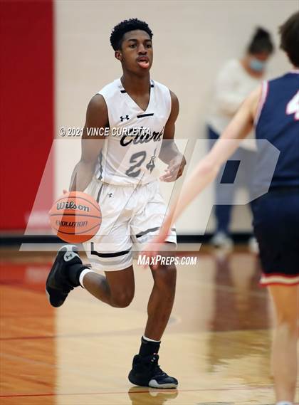 Thumbnail 1 in Clark vs. Westlake (UIL 6A Regional Finals) photogallery.