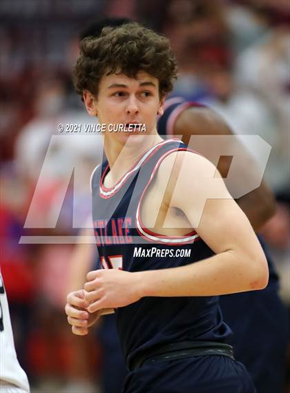 Thumbnail 1 in Clark vs. Westlake (UIL 6A Regional Finals) photogallery.