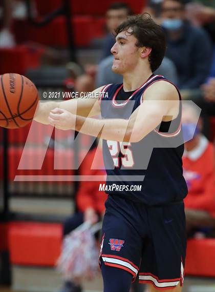 Thumbnail 3 in Clark vs. Westlake (UIL 6A Regional Finals) photogallery.