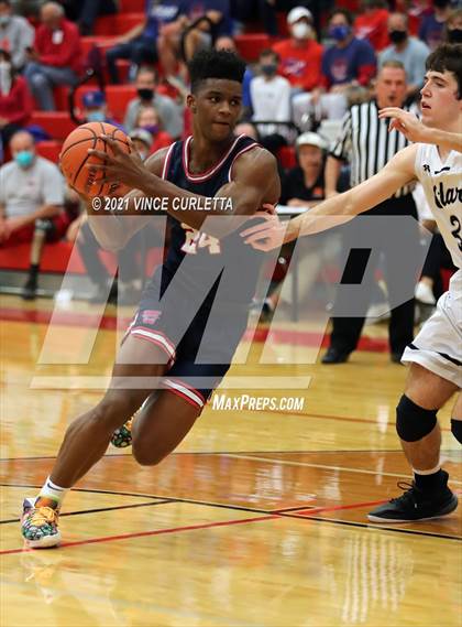 Thumbnail 1 in Clark vs. Westlake (UIL 6A Regional Finals) photogallery.