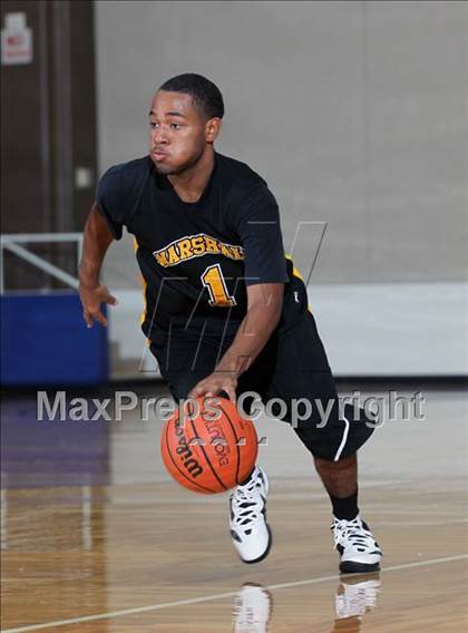 Thumbnail 3 in Fort Bend Marshall vs. Judson (McDonald's Texas Invitational) photogallery.