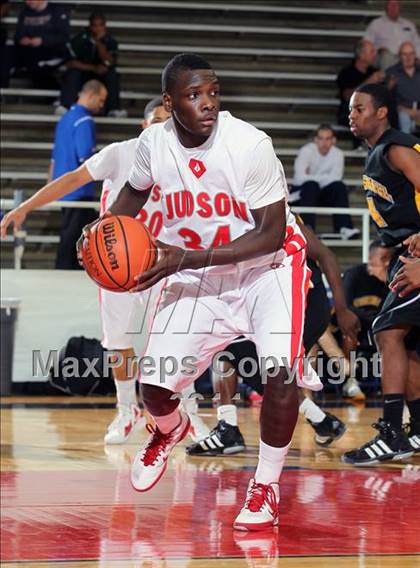 Thumbnail 2 in Fort Bend Marshall vs. Judson (McDonald's Texas Invitational) photogallery.