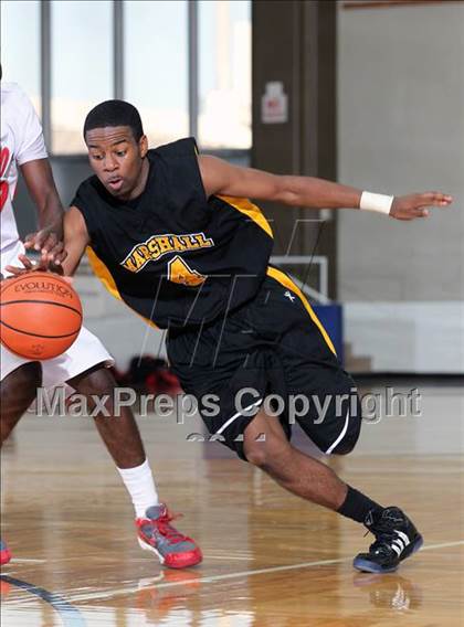 Thumbnail 3 in Fort Bend Marshall vs. Judson (McDonald's Texas Invitational) photogallery.