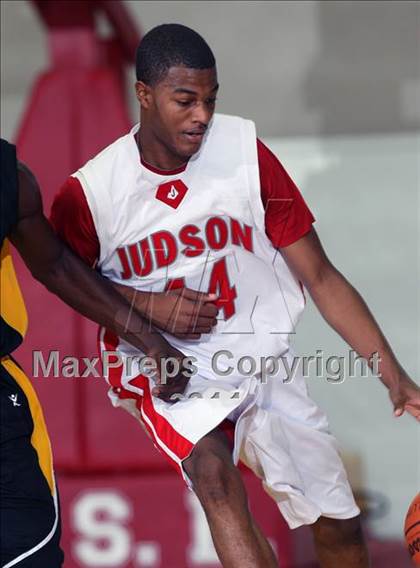 Thumbnail 1 in Fort Bend Marshall vs. Judson (McDonald's Texas Invitational) photogallery.