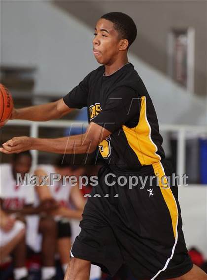 Thumbnail 2 in Fort Bend Marshall vs. Judson (McDonald's Texas Invitational) photogallery.