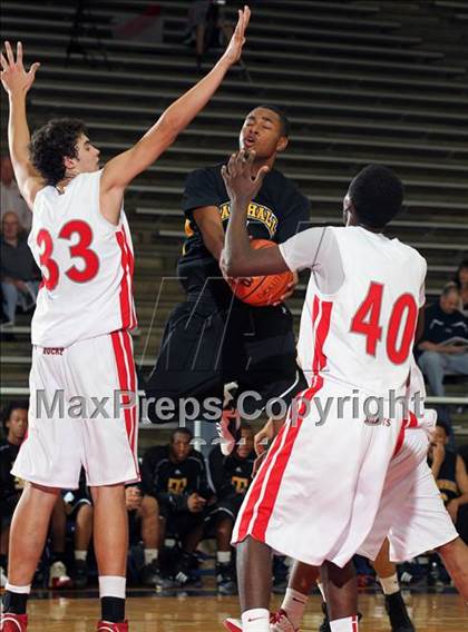 Thumbnail 3 in Fort Bend Marshall vs. Judson (McDonald's Texas Invitational) photogallery.