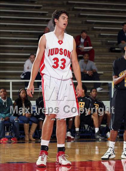 Thumbnail 3 in Fort Bend Marshall vs. Judson (McDonald's Texas Invitational) photogallery.