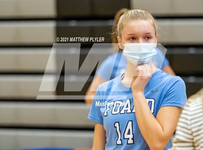 Thumbnail 1 in McMichael vs Foard (NCHSAA 2A Final) (2 of 2 - pre-game, post-game, and awards) photogallery.