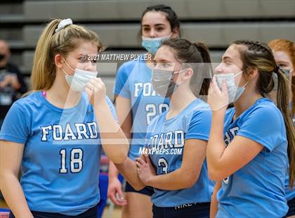 Thumbnail 3 in McMichael vs Foard (NCHSAA 2A Final) (2 of 2 - pre-game, post-game, and awards) photogallery.