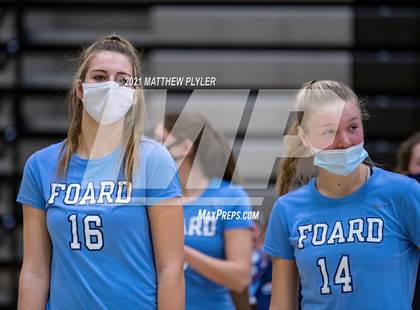 Thumbnail 3 in McMichael vs Foard (NCHSAA 2A Final) (2 of 2 - pre-game, post-game, and awards) photogallery.