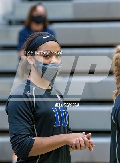 Thumbnail 2 in McMichael vs Foard (NCHSAA 2A Final) (2 of 2 - pre-game, post-game, and awards) photogallery.