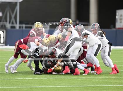 Thumbnail 1 in Central Catholic vs. Bishop Watterson (OHSAA Division 3 Final) photogallery.